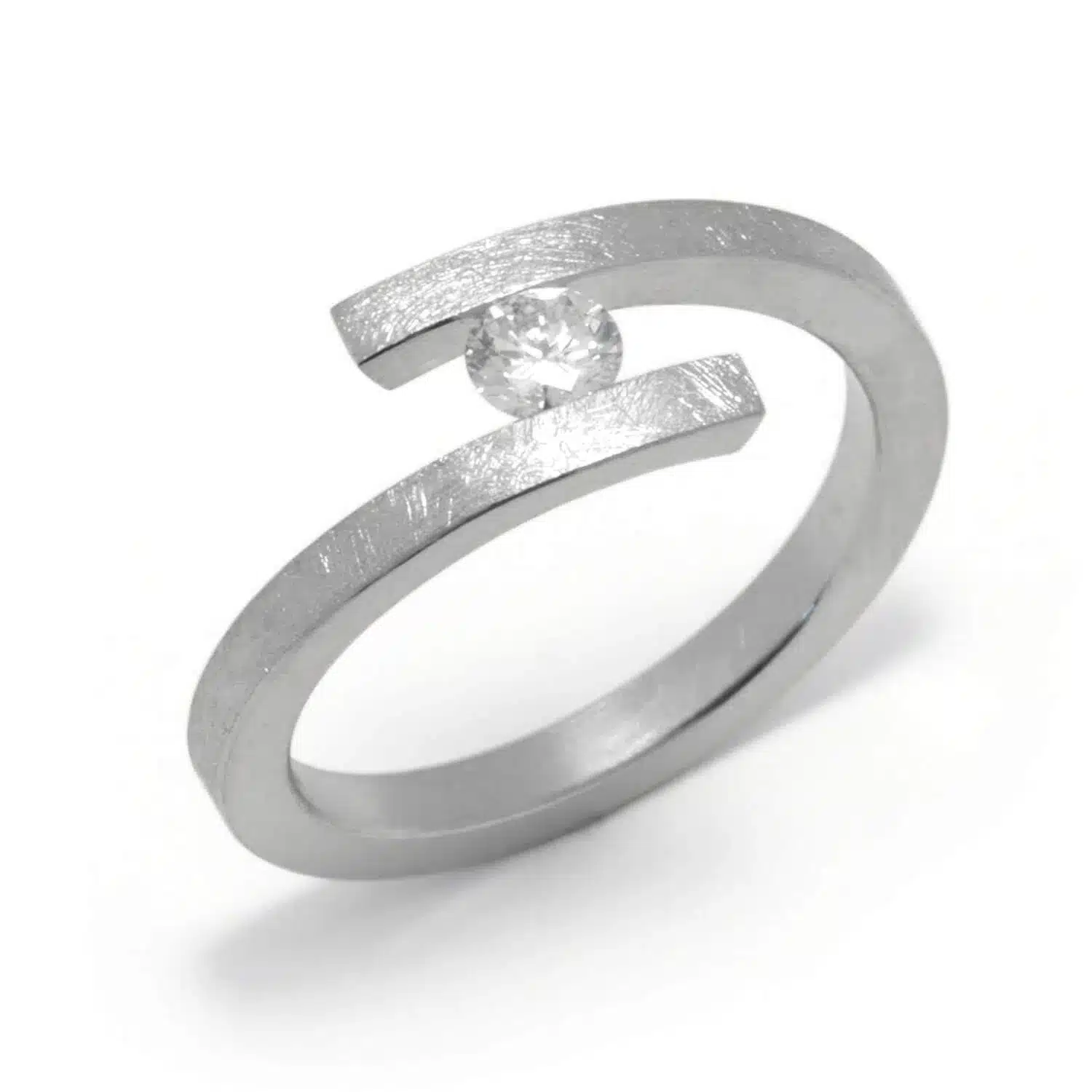 Verlobungsring mit Diamant im Platinring